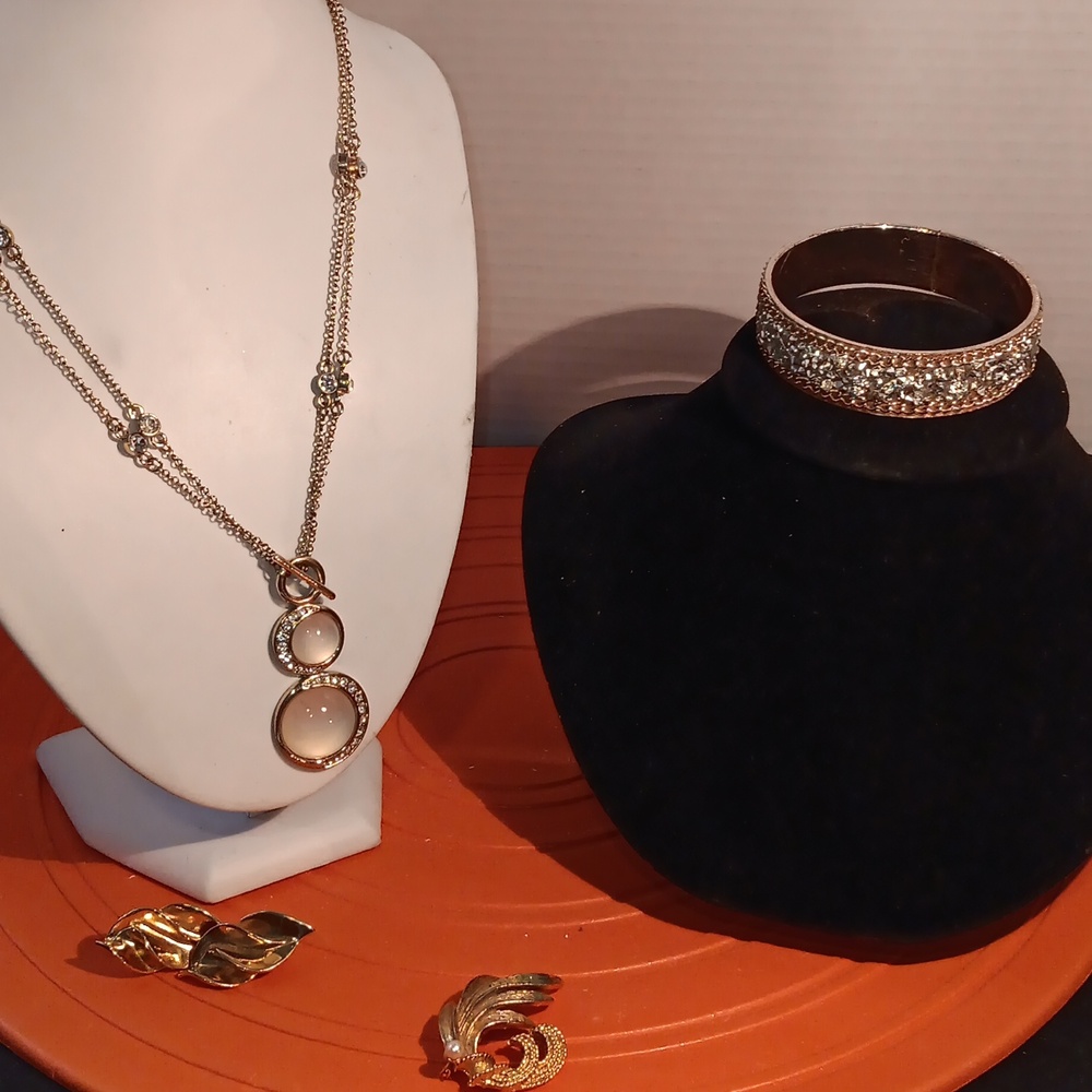Necklace set